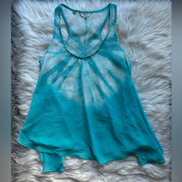 Guess sheer flowy tank - Picture 1 of 6